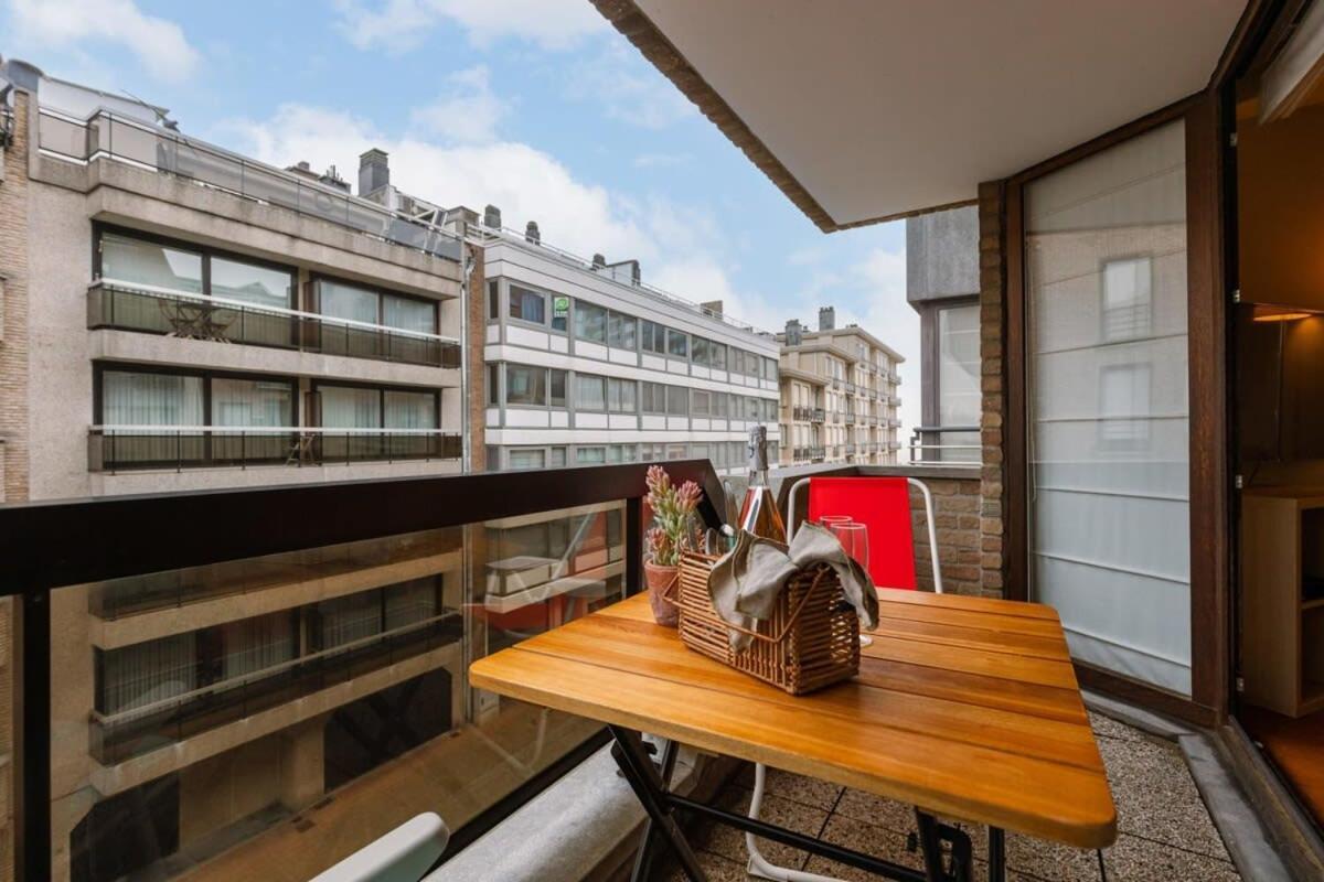 Huswell - Authentic Apartment With Terraces And Parking Knokke-Heist Exterior photo